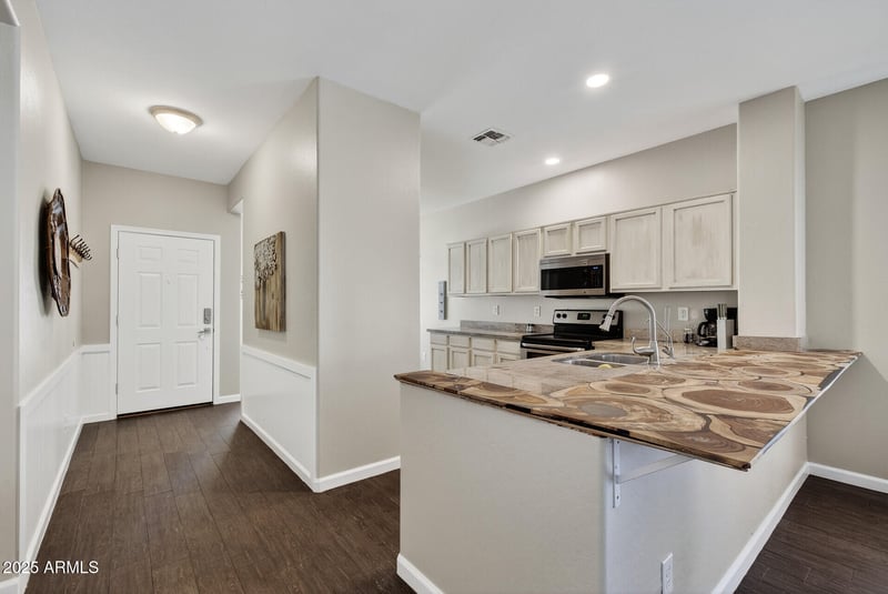 17324 Acapulco Ln, Surprise, AZ 85388