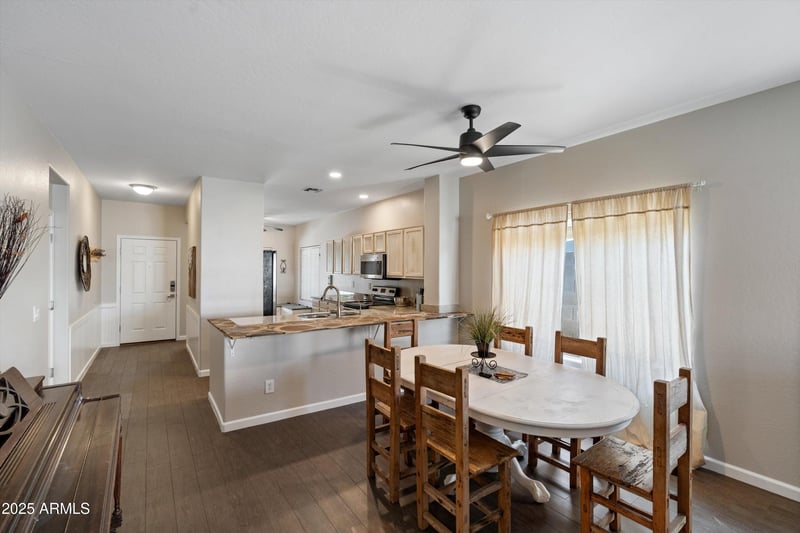 17324 Acapulco Ln, Surprise, AZ 85388