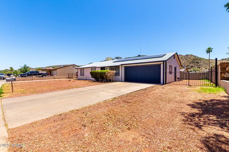 1733 Surrey Ave, Phoenix, AZ 85029