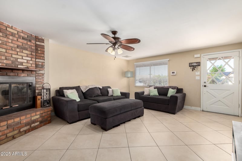 1733 Surrey Ave, Phoenix, AZ 85029