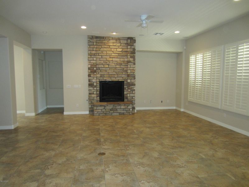 1733 W Bramble Berry Ln, Phoenix, AZ 85085