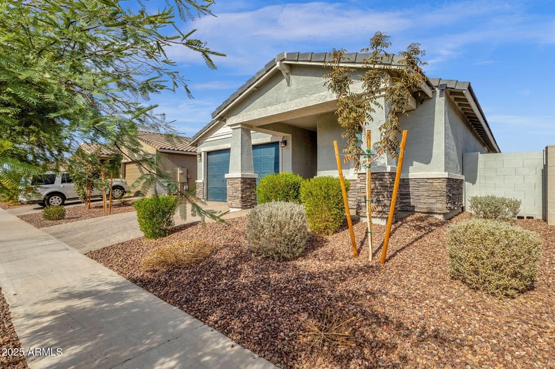 17334 Running Deer Trl, Surprise, AZ 85387