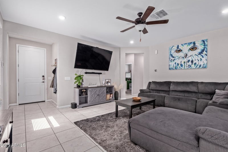 17338 Via De Luna Dr, Surprise, AZ 85387