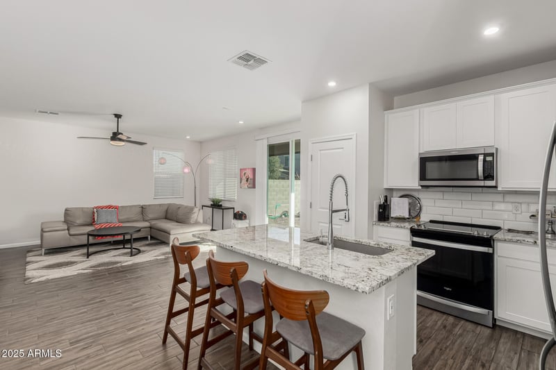 17339 Paraiso Ln, Surprise, AZ 85387