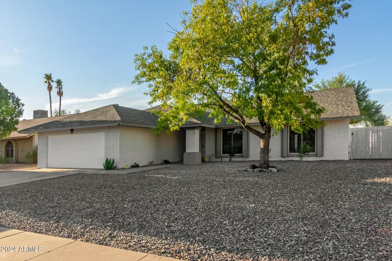 1734 Banff Ln, Phoenix, AZ 85023