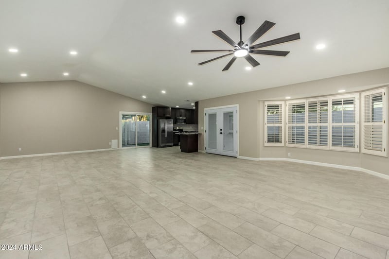 1734 Banff Ln, Phoenix, AZ 85023