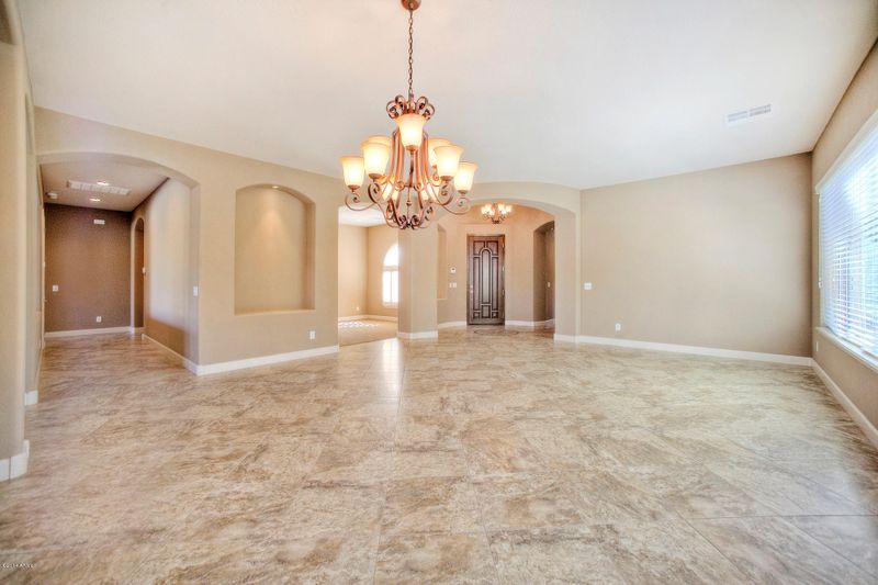 1734 W Dusty Wren Dr, Phoenix, AZ 85085