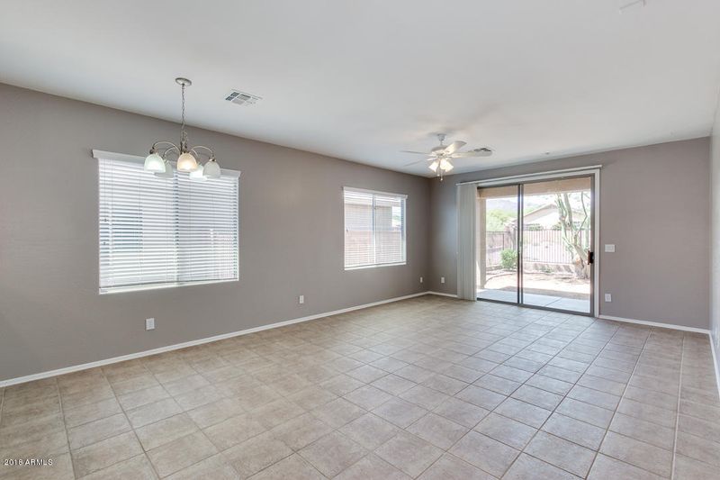 1734 W Owens Way, Anthem, AZ 85086