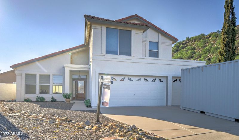1735 E Behrend Dr, Phoenix, AZ 85024