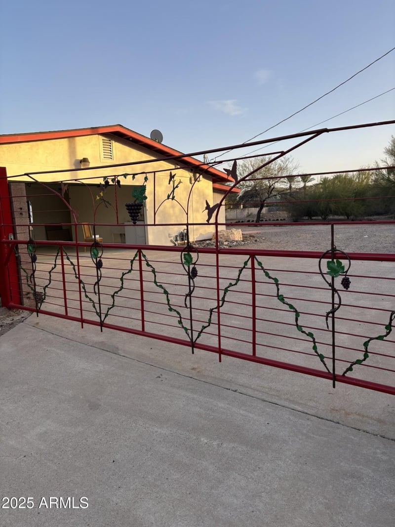 1735 Griswold Rd, Phoenix, AZ 85020