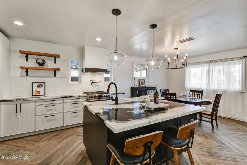 1735 Mitchell Dr, Phoenix, AZ 85015