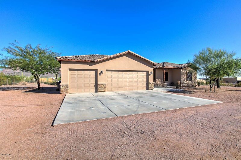 1735 N Starr Rd, Apache Junction, AZ 85119