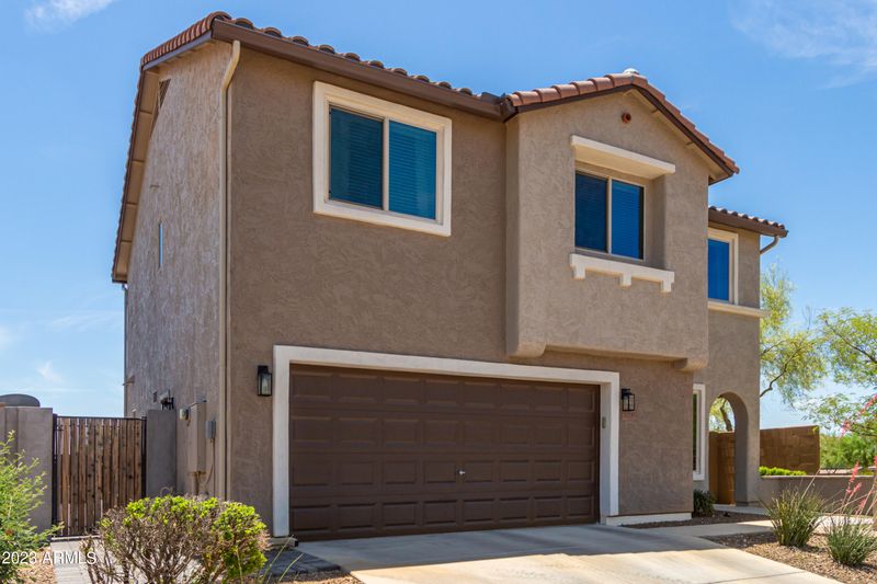 1735 W Desperado Way, Phoenix, AZ 85085