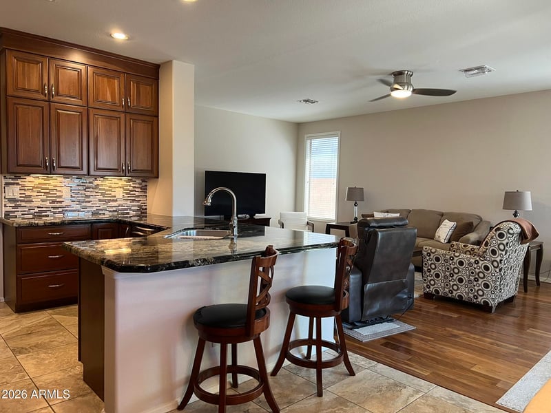 1735 W Glenhaven Dr, Phoenix, AZ 85045