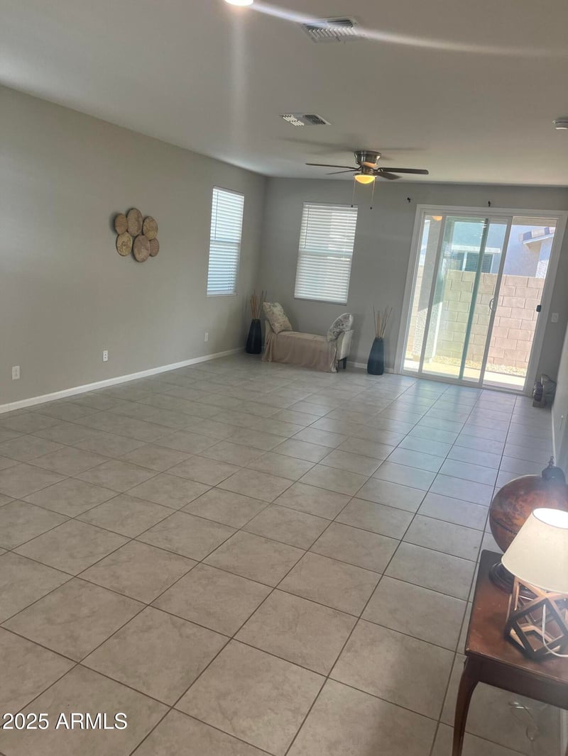 17353 Via De Luna Dr, Surprise, AZ 85387