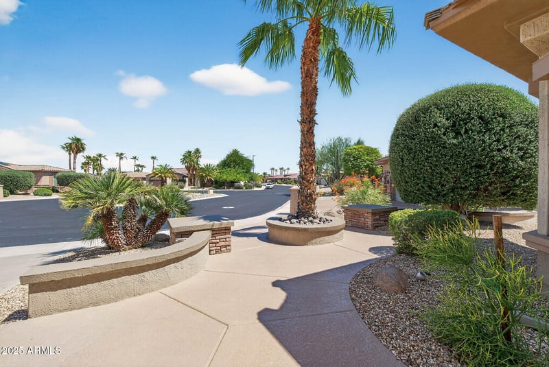 17359 Monarch Way, Surprise, AZ 85387