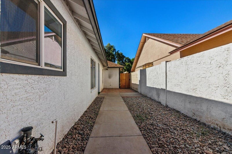 1736 Bluefield Ave, Phoenix, AZ 85022