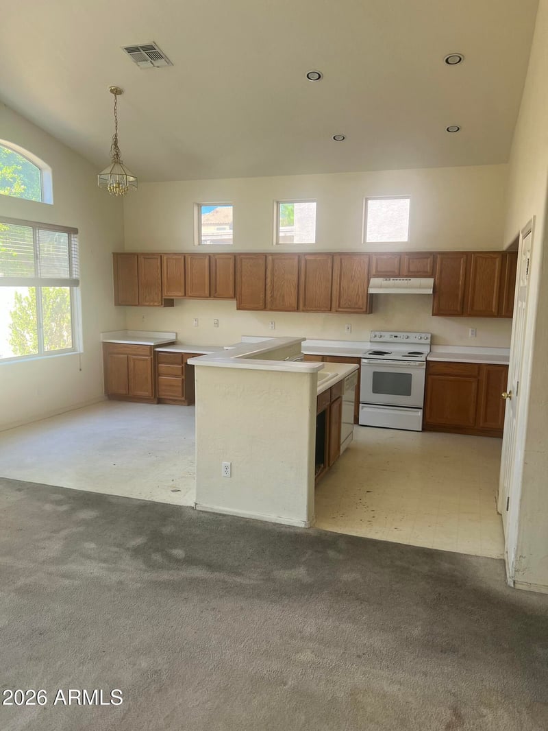 1736 W South Fork Dr, Phoenix, AZ 85045