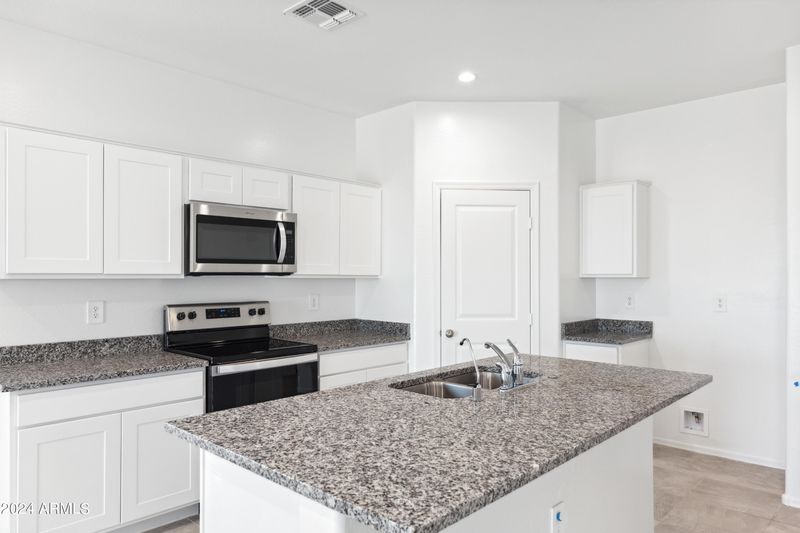 1736 W Stradling Ave, Apache Junction, AZ 85120