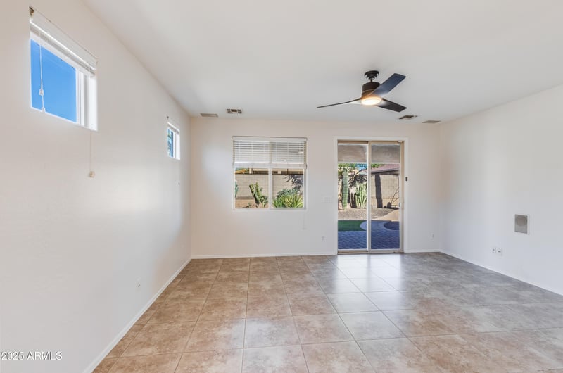 17366 Fetlock Trl, Surprise, AZ 85387