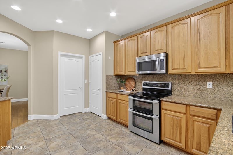 17368 Red Bird Rd, Surprise, AZ 85387