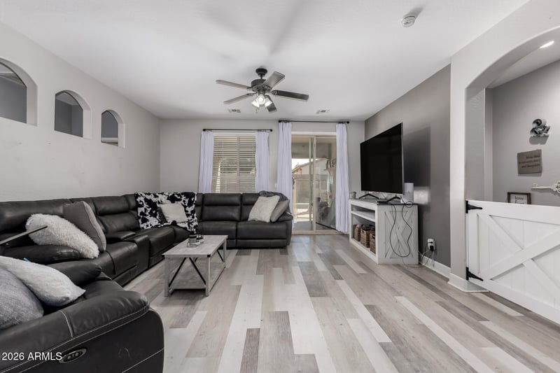 17375 Buckhorn Trl, Surprise, AZ 85387