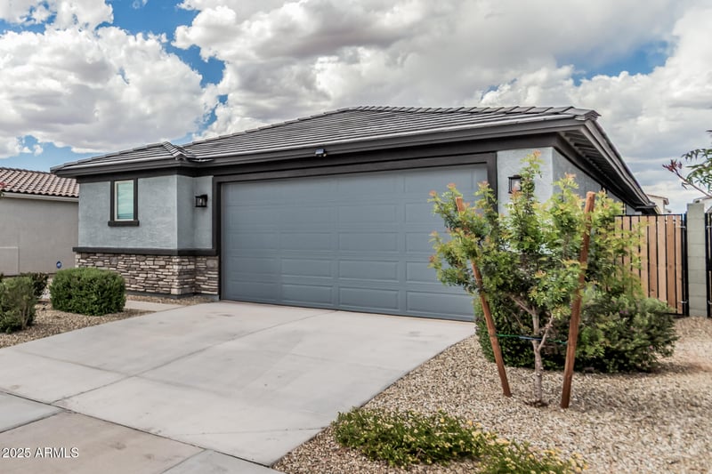 17376 Via De Luna Dr, Surprise, AZ 85387
