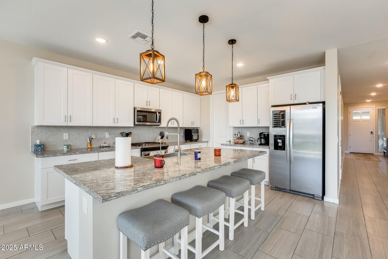 17381 Running Deer Trl, Surprise, AZ 85387