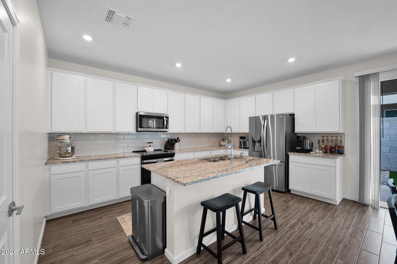 17382 Paraiso Ln, Surprise, AZ 85387