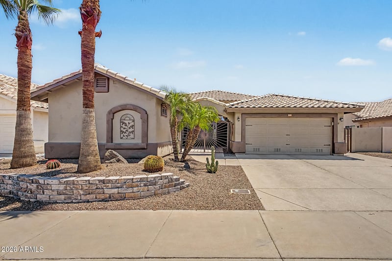 17383 Lonesome Dove Trl, Surprise, AZ 85374