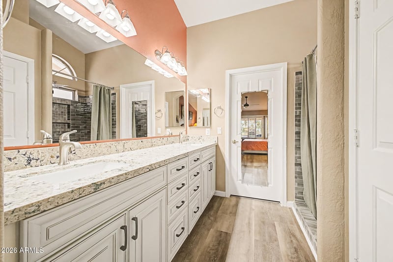 17383 Lonesome Dove Trl, Surprise, AZ 85374