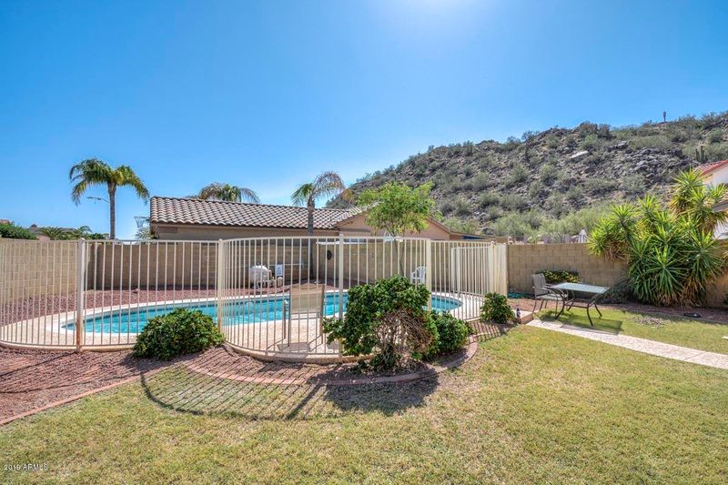 1739 E Behrend Dr, Phoenix, AZ 85024