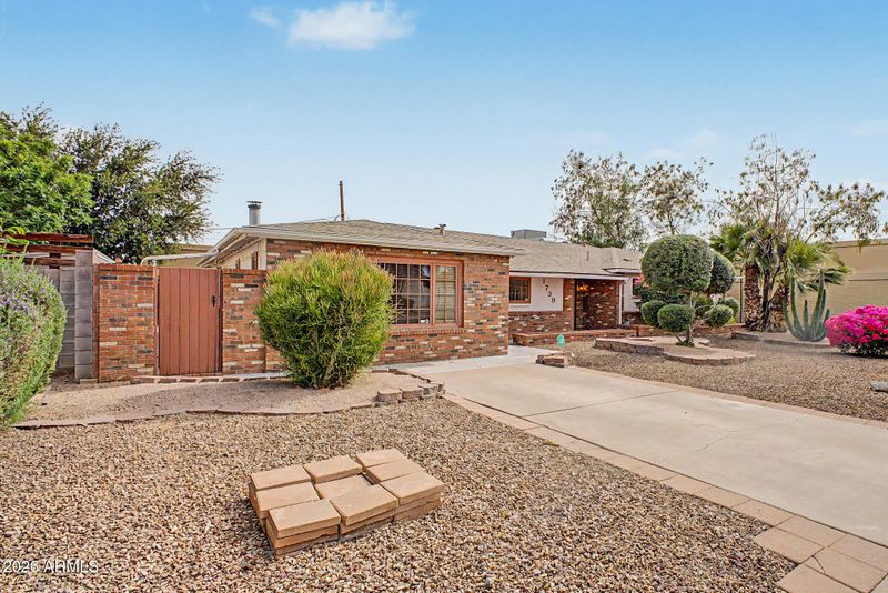 1739 E Luke Ave, Phoenix, AZ 85016