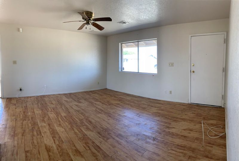 1739 W Behrend Dr, Phoenix, AZ 85027