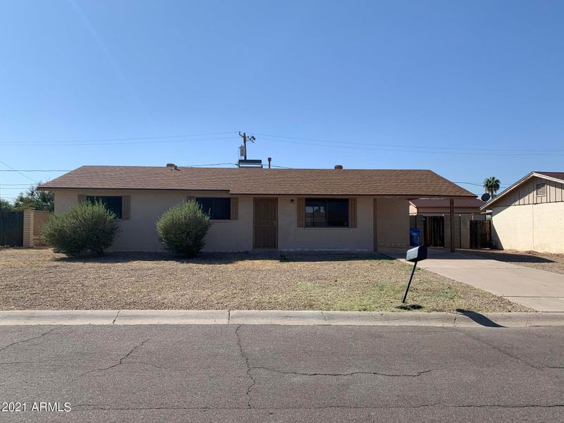1739 W Behrend Dr, Phoenix, AZ 85027