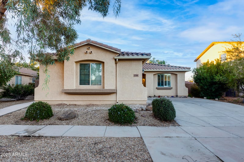 17391 Fetlock Trl, Surprise, AZ 85387