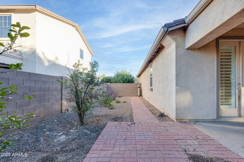 17391 Fetlock Trl, Surprise, AZ 85387