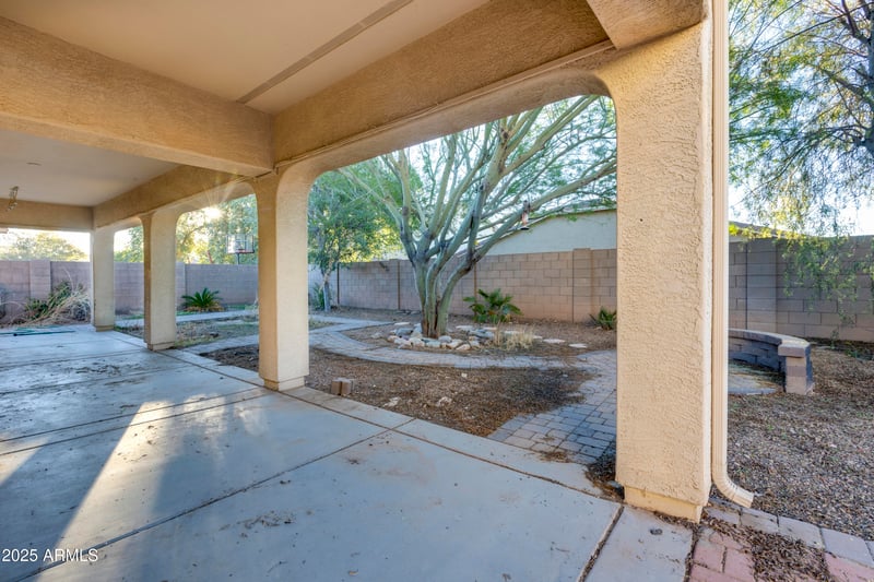 17391 Fetlock Trl, Surprise, AZ 85387