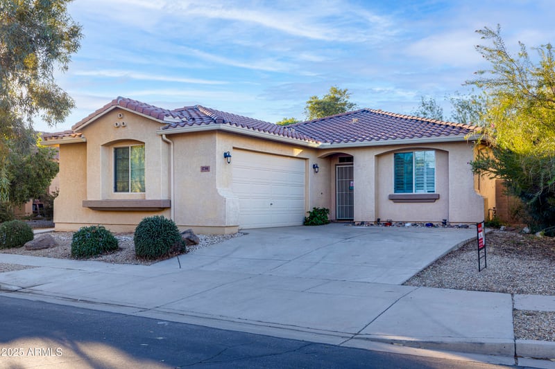 17391 Fetlock Trl, Surprise, AZ 85387