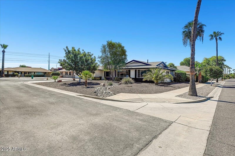174 Sagebrush Cir, Litchfield Park, AZ 85340