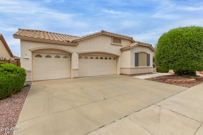 17400 Goldwater Dr, Surprise, AZ 85374
