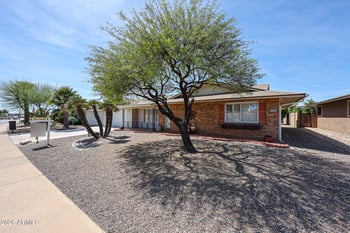 17402 Lindgren Ave, Sun City, AZ 85351