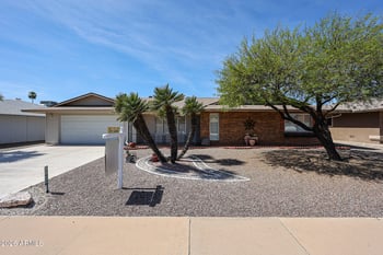 17402 Lindgren Ave, Sun City, AZ 85351