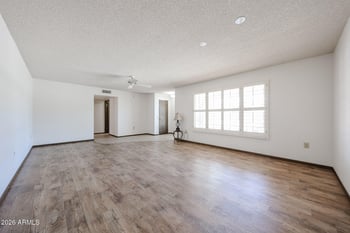 17402 Lindgren Ave, Sun City, AZ 85351