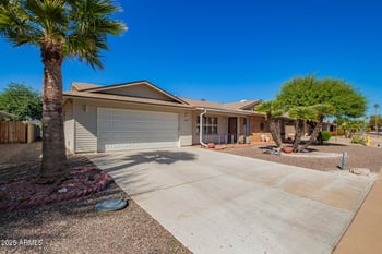 17402 Lindgren Ave, Sun City, AZ 85373