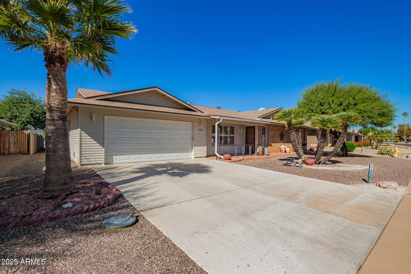 17402 Lindgren Ave, Sun City, AZ 85373