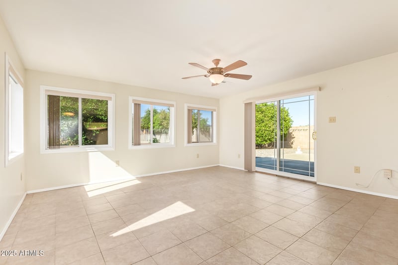 17402 Lindgren Ave, Sun City, AZ 85373