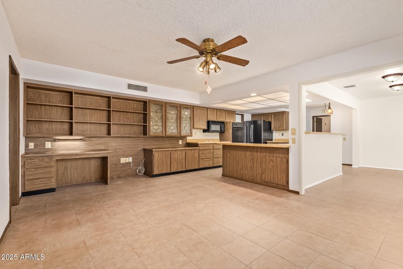 17402 Lindgren Ave, Sun City, AZ 85373