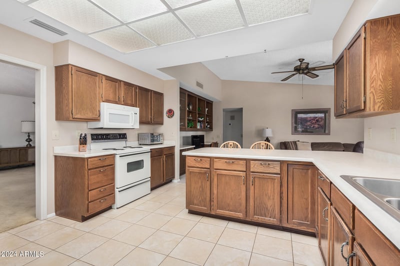 17409 Conquistador Dr, Sun City West, AZ 85375