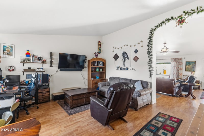 17411 85th Dr, Peoria, AZ 85382